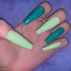 BUY ONE GET ONE FREE❗️Green Press On Nails 💚